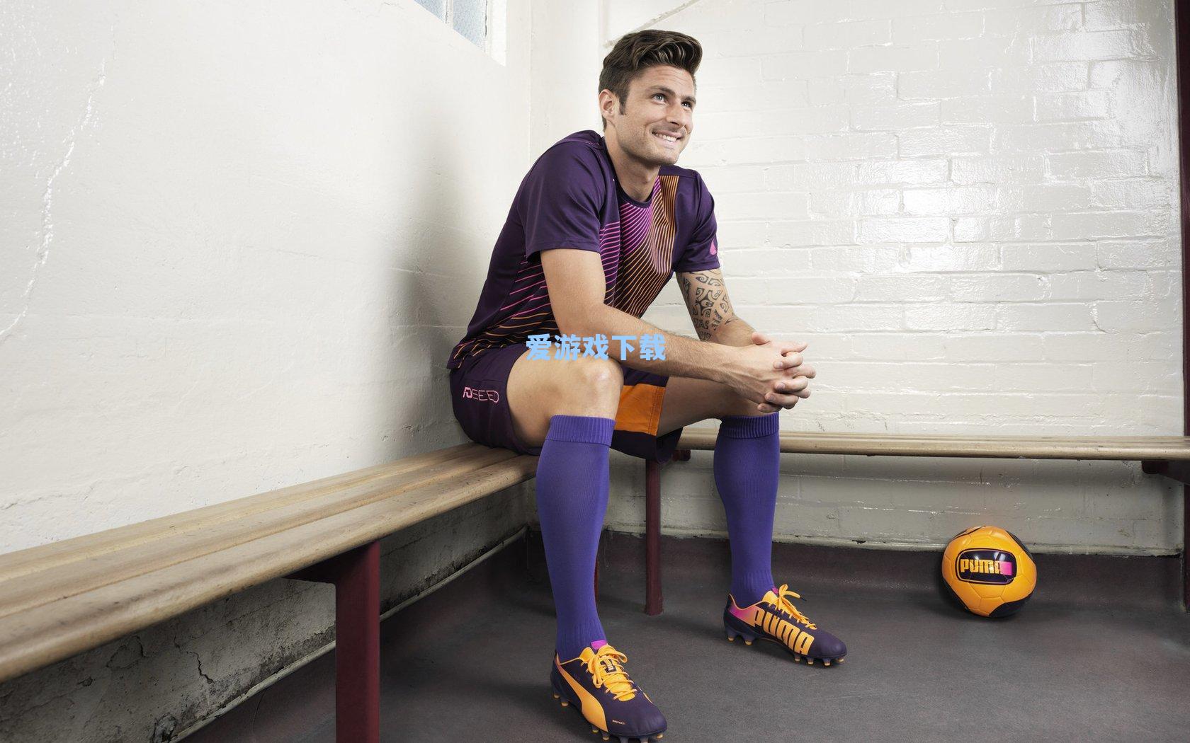 金州勇士队面临双重挑战,库里因伤继续缺阵一周,杜兰特与格林矛盾需内部化解