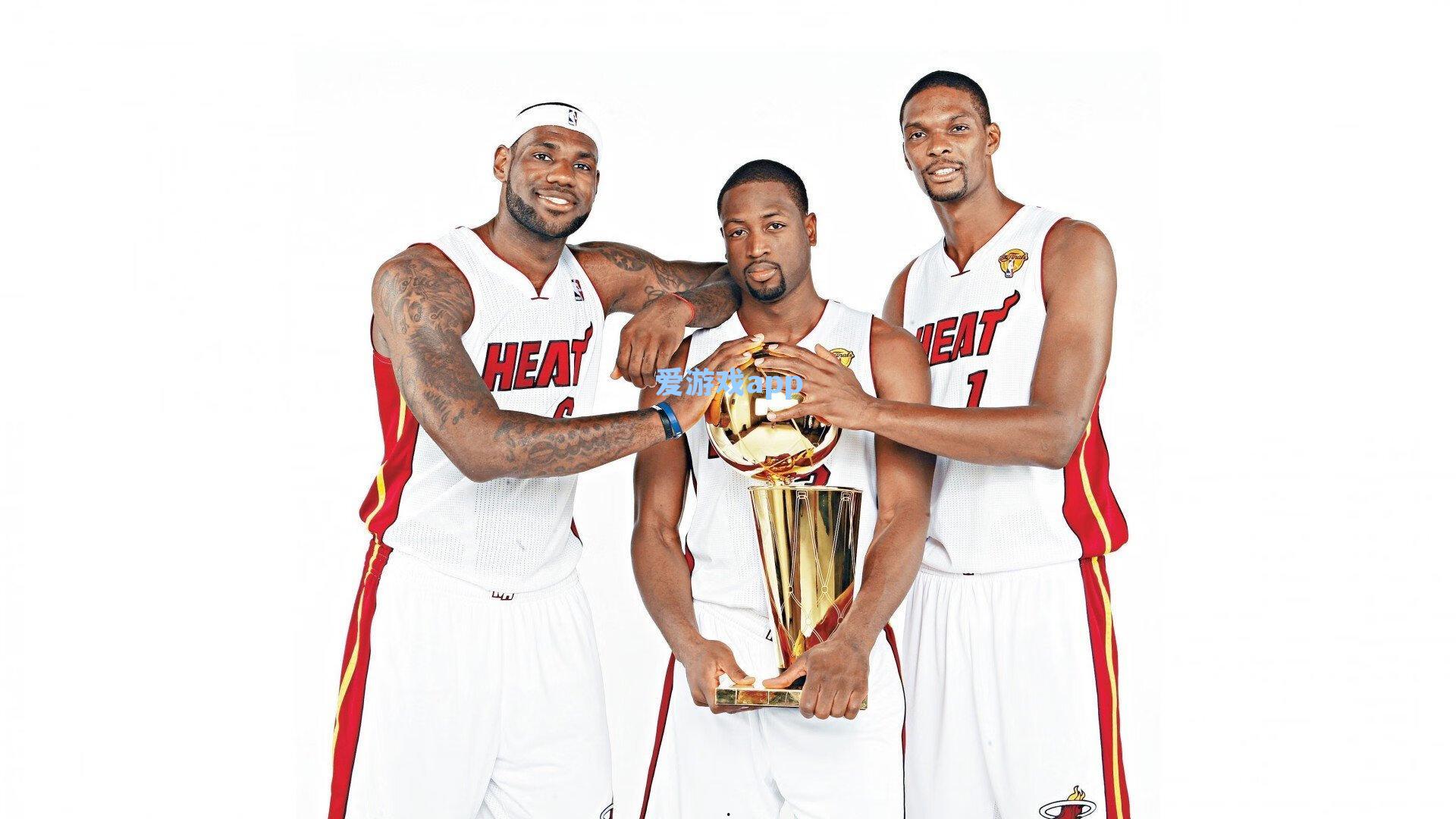 突发红牌扭转战局！德容染红迫使弗里克临场变阵，阿劳霍意外登场成关键转折